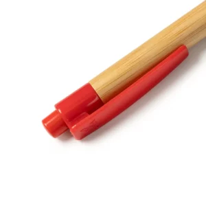 Bolígrafo de bambú y PLA Stamina Gildon 8080, bambú con detalles rojos, detalle del pulsador y el clip