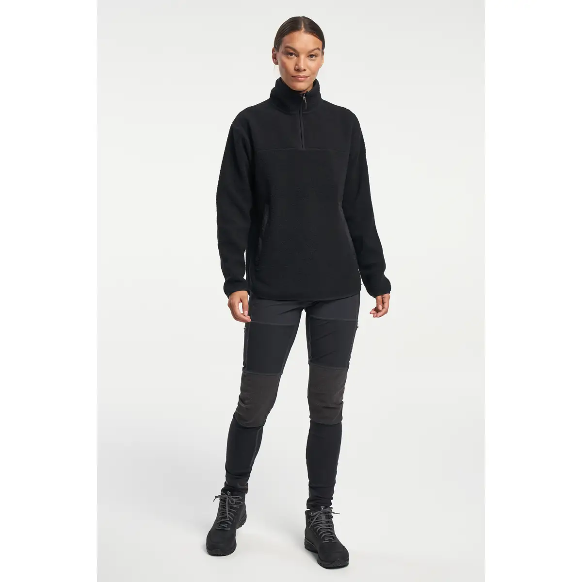 Polar mujer TENSON YOKE HALF ZIP 465017645 15 Polar mujer TENSON YOKE HALF ZIP 465017645, Negro, con modelo, vista frontal de cuerpo completo