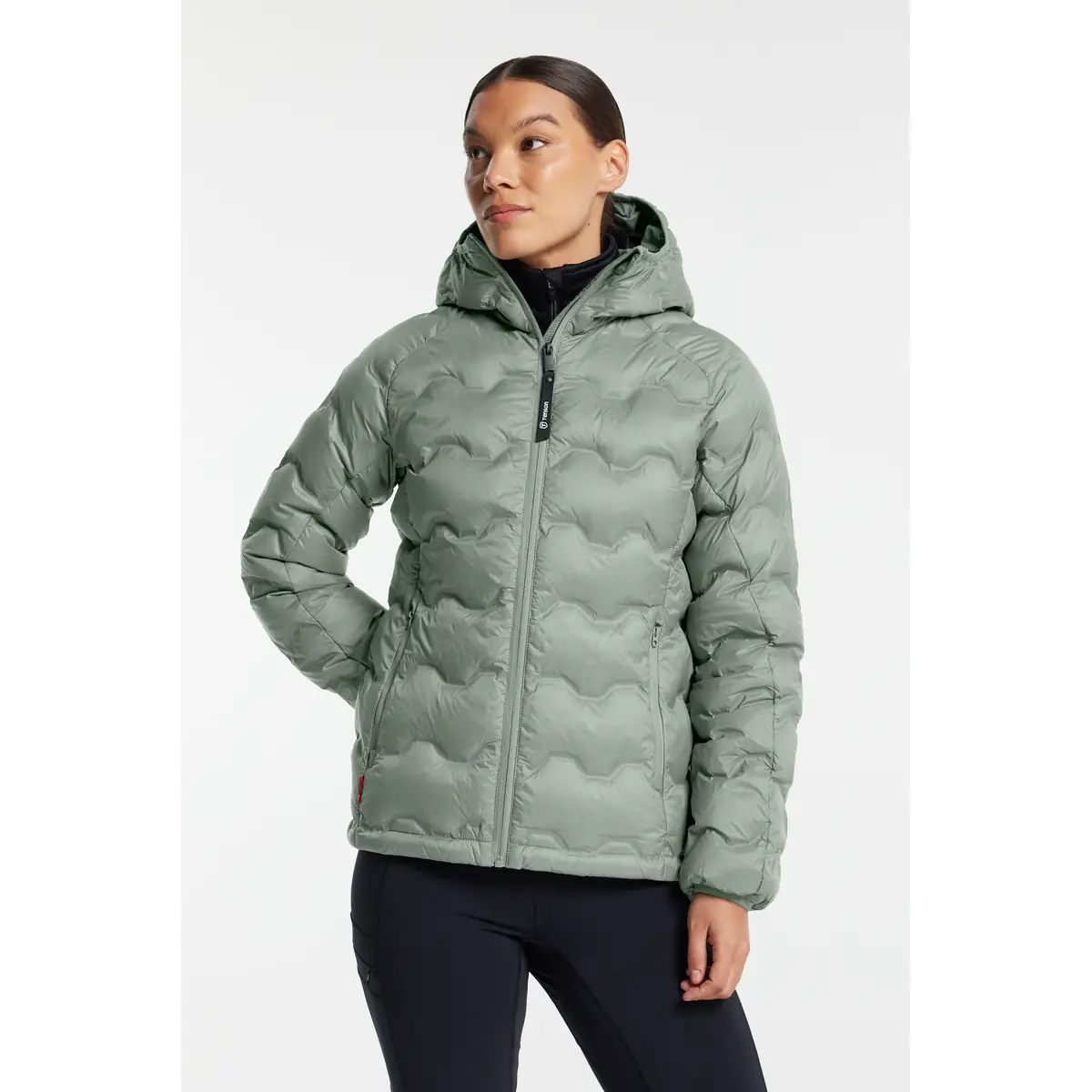 Chaqueta mujer TENSON TXLITE SHIBUI DOWN JACKET 465017960 1 Chaqueta mujer TENSON TXLITE SHIBUI DOWN JACKET 465017960, Verde grisáceo, vista frontal con modelo