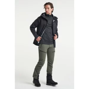 Pantalón hombre TENSON TXLITE FLEX PANTS 465018064, Verde oliva oscuro, con modelo, vista frontal de cuerpo completo