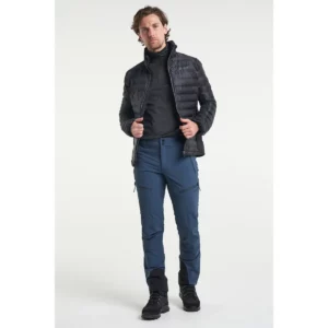 Pantalón hombre TENSON TXLITE FLEX PANTS 465018064, Azul oscuro, con modelo, vista frontal de cuerpo completo