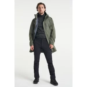 Pantalón hombre TENSON TXLITE FLEX PANTS 465018064, Negro, con modelo, vista frontal de cuerpo completo