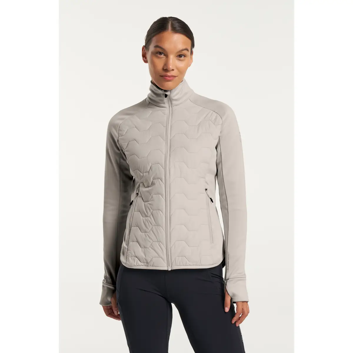 Chaqueta mujer TENSON TXLITE HYBRID ZIP 465018067 1 Chaqueta mujer TENSON TXLITE HYBRID ZIP 465018067, Arena, vista frontal con modelo