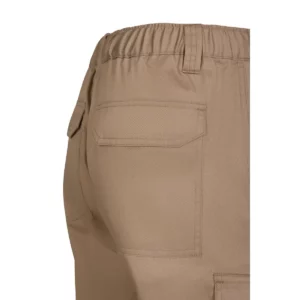 Bermuda multibolsillos Velilla 103027 Beige arena, detalle de cintura y bolsillo trasero