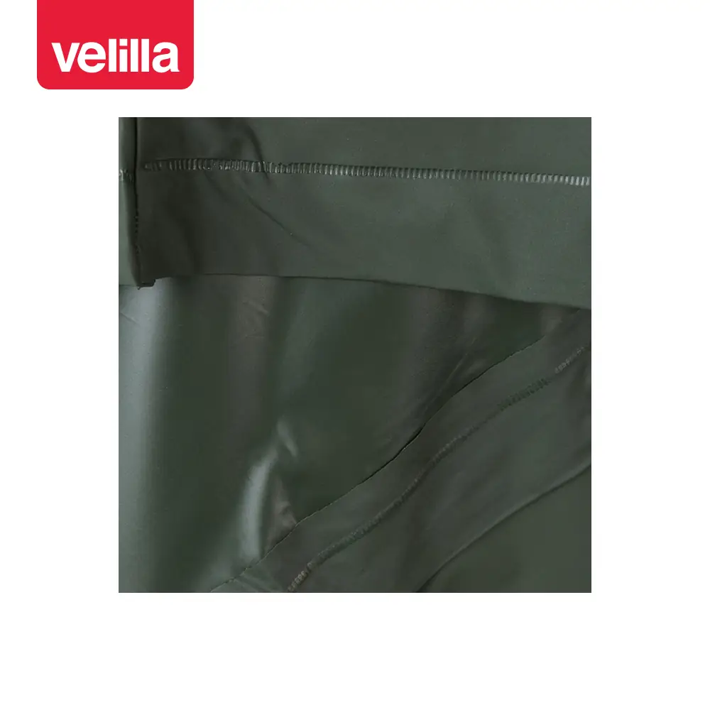 Poncho de lluvia con capucha Velilla 187 9 Poncho de lluvia con capucha Velilla 187 Verde, detalle de costura termosellada