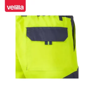 Bermuda bicolor multibolsillos Velilla 303004 Azul marino/Amarillo flúor, detalle de bolsillo trasero