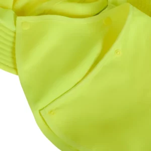 Gorro con cubrenucas Velilla 304005 Amarillo flúor, detalle de botones del cubrenucas