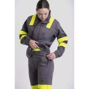 Cazadora multinorma con cintas fluorescentes WorkTeam B1196, Gris/Amarillo flúor, detalle interior de cintura con persona