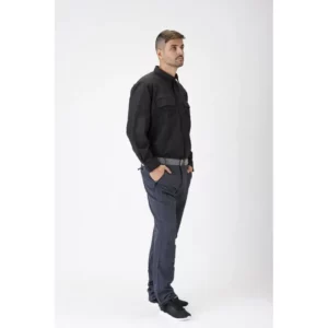 Camisa safari de manga larga WorkTeam B8500, Negro, vista lateral de cuerpo entero con modelo