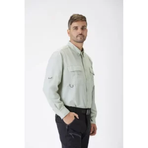 Camisa safari de manga larga WorkTeam B8500, Verde topo, vista lateral frontal con modelo