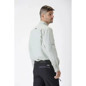 Camisa safari de manga larga WorkTeam B8500, Verde topo, vista lateral trasera con modelo