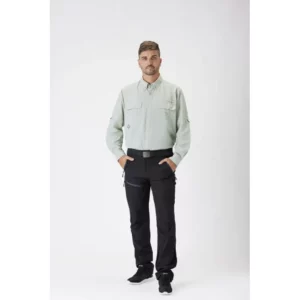 Camisa safari de manga larga WorkTeam B8500, Verde topo, vista frontal de cuerpo entero con modelo