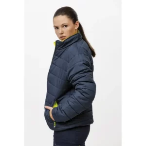 Cazadora reversible acolchada WorkTeam C8210, Amarillo a.v./Marino, vista frontal de cara acolchada con persona