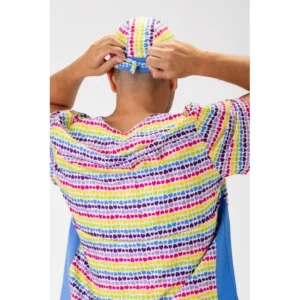 Bandana estampada WorkTeam M864, Estampado/Azul celeste, detalle del ajuste en la nuca con persona