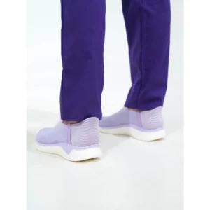 Zapatilla de punto WorkTeam P4020, Lila, vista con persona