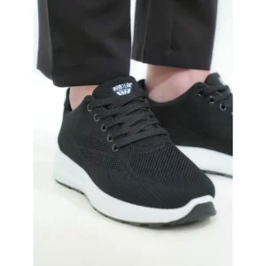 Zapatilla deportiva de punto WorkTeam P4021, Negro, vista con persona