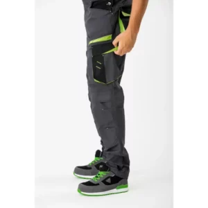 Peto WorkTeam WF2727, Gris oscuro/Negro/Verde lima, detalle con persona
