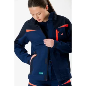 Chaqueta tricolor de canvas WorkTeam WF2752, Marino/Marino oscuro/Rojo flúor, detalle del bolsillo lateral con persona