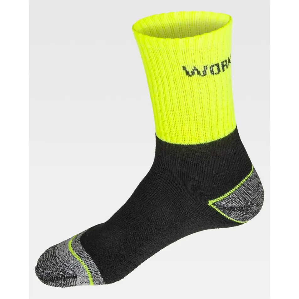 Calcetines, pack 3 pares WorkTeam WFA025 1 Calcetines, pack 3 pares WorkTeam WFA025, Negro/Amarillo fluor, vista oblicua del calcetín