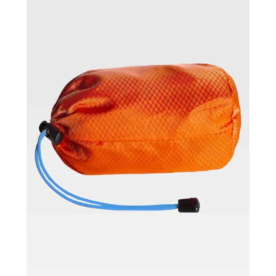 Mochila WorkTeam WFA415 8 Mochila WorkTeam WFA415, Naranja fluor/Turquesa, vista enrollada en bolsa de transporte