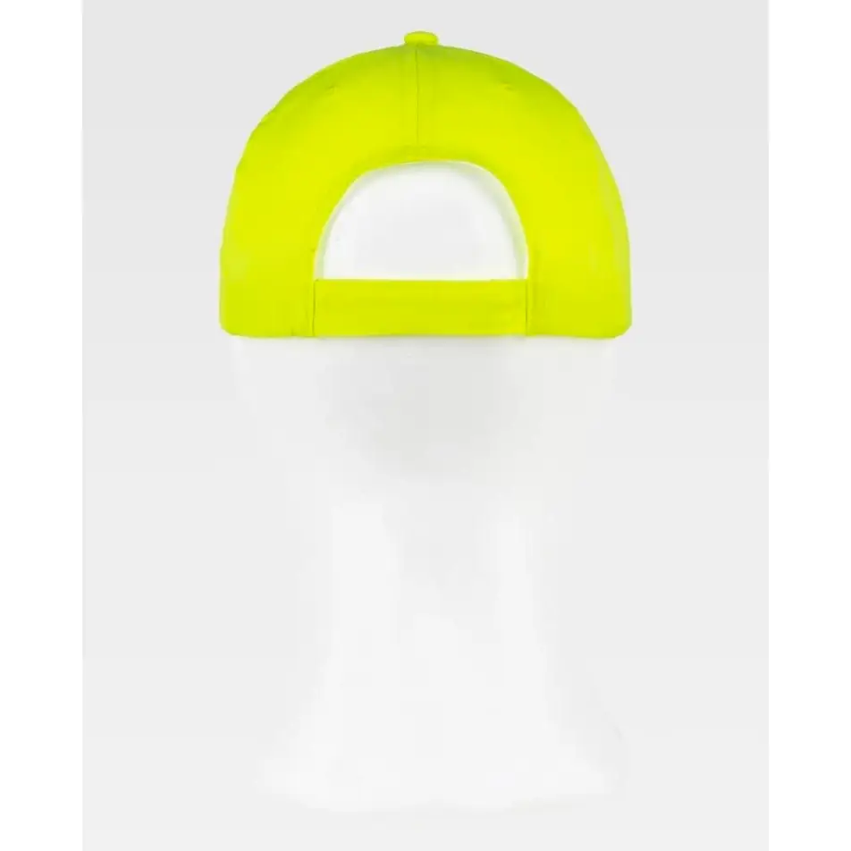 Gorra WorkTeam WFA907 3 Gorra WorkTeam WFA907, Amarillo flúor/Negro, vista posterior sobre maniquí