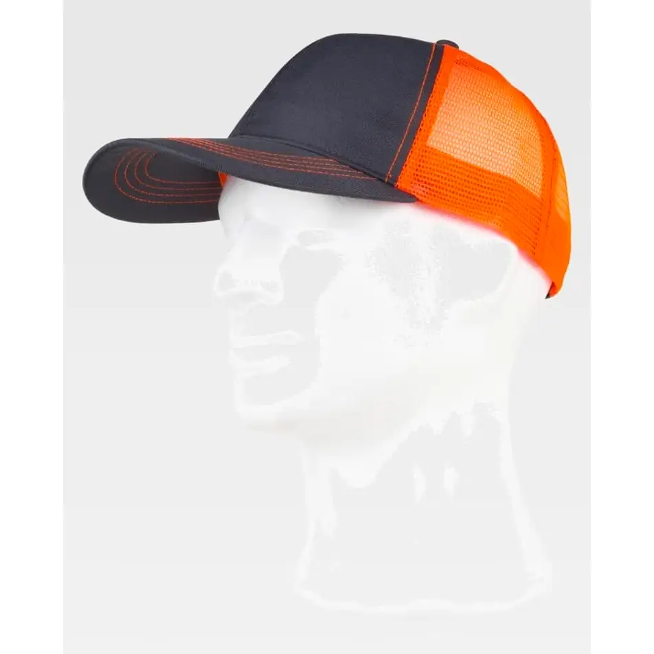 Gorra WorkTeam WFA908 2 Gorra WorkTeam WFA908, Gris/Naranja flúor, vista oblicua sobre maniquí