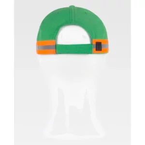 Gorra WorkTeam WFA909, Verde pistachio/Naranja flúor, vista posterior sobre maniquí