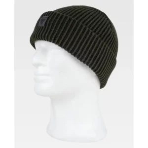 Gorro WorkTeam WFA912, Marrón/Verde caza, vista oblicua sobre maniquí