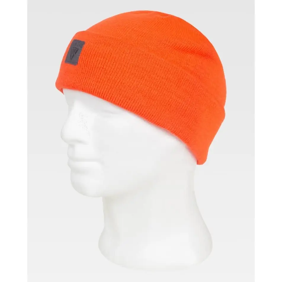 Gorro WorkTeam WFA918 4 Gorro WorkTeam WFA918, Naranja flúor, vista oblicua sobre maniquí