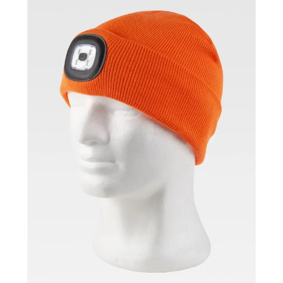 Gorro WorkTeam WFA921 2 Gorro WorkTeam WFA921, Naranja a.v., vista oblicua sobre maniquí