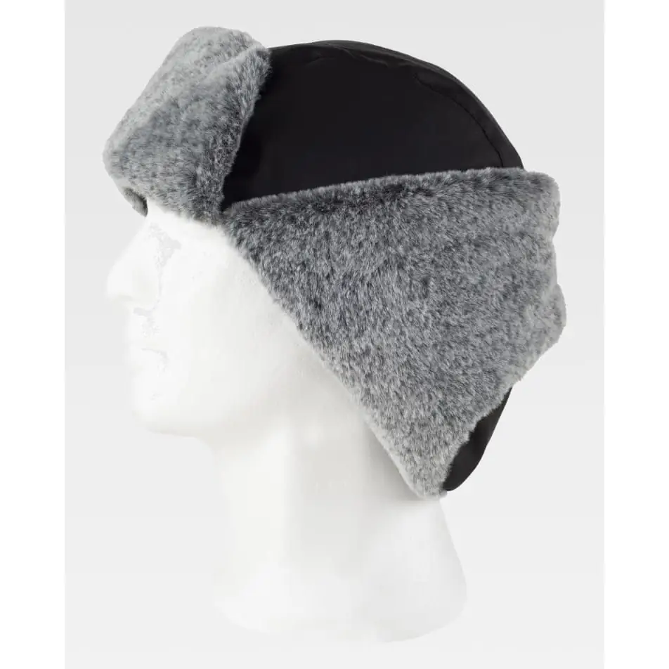 Gorro WorkTeam WFA936 2 Gorro WorkTeam WFA936, Negro/Gris, vista oblicua sobre maniquí; orejeras levantadas